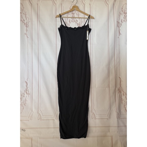 SKIMS Dresses & Skirts - Skims Fits Everybody Lace Long Slip Dress Onyx Black Size Medium NWT $84